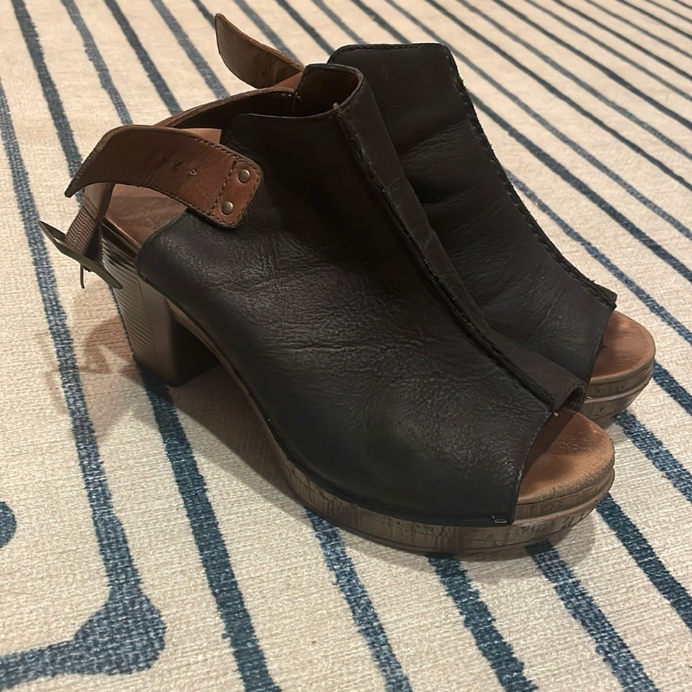 Dansko Women's Reggie Peep-Toe Bootie, Black Milled Nubuck, 38